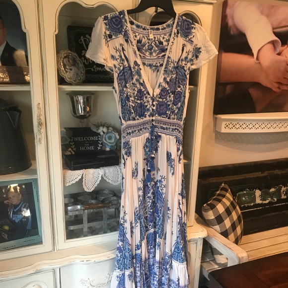 🦋SOLD🦋 Spell and the Gypsy Hotel Paradiso Gown - Picture 2 of 8
